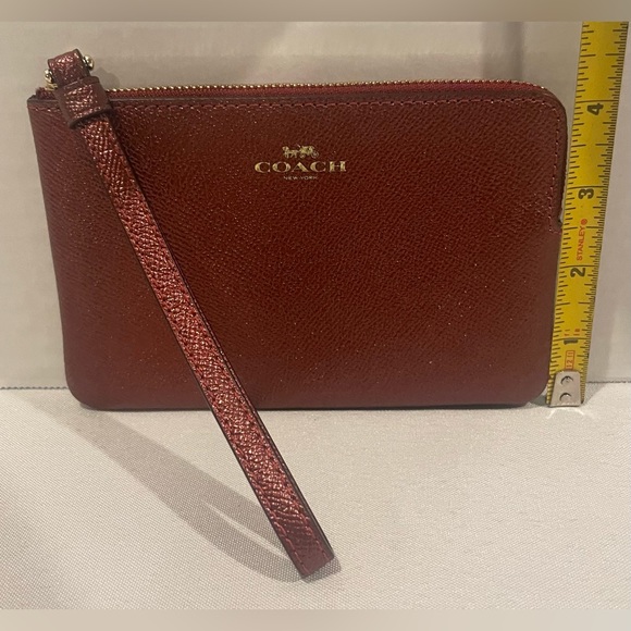 COACH Metallic Cherry Red Crossgrain Leather Corner Zip Wristlet - Picture 4 of 7
